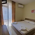 Luxury Ekaterina 체르노모레츠
