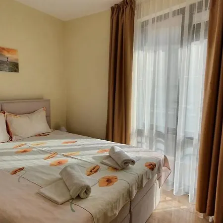 Luxury Ekaterina Апартаменты *