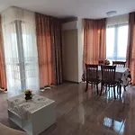 Luxury Ekaterina Апартамент *