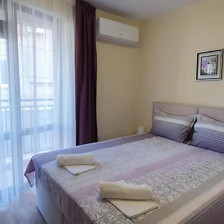 Luxury Ekaterina Apartment