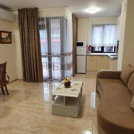 Luxury Ekaterina Černomorec