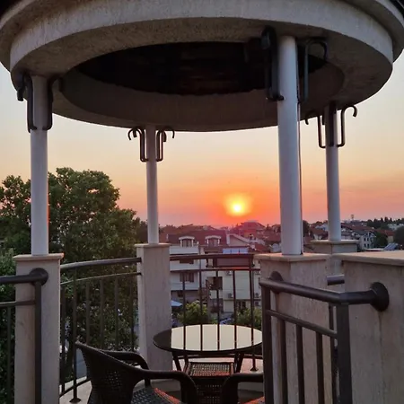 Luxury Ekaterina Chernomorets