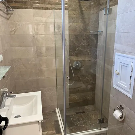 Luxury Ekaterina Apartment *